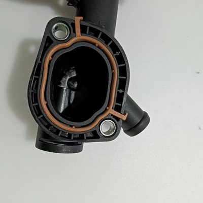 Assetto compatibile 03L 121 132f Serbatoio di raffreddamento Flange Assetto auto per V-W Audi Fabia