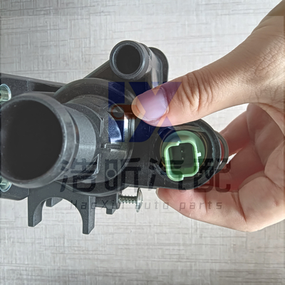 QF00T00042 Termostato per il rivestimento del liquido di raffreddamento Perfetto adattamento e prestazioni per Renault Master