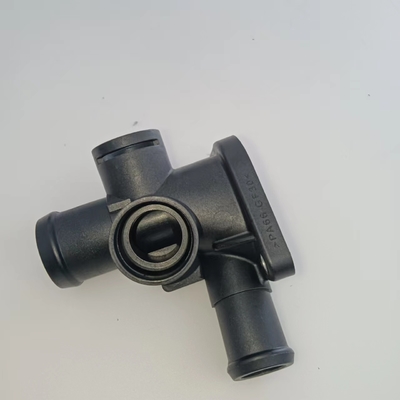 Flancia del tubo di raffreddamento del radiatore di plastica per VW Jetta e resistente certificata IATF16949