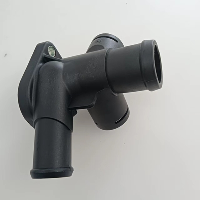 Flancia del tubo di raffreddamento del radiatore di plastica per VW Jetta e resistente certificata IATF16949