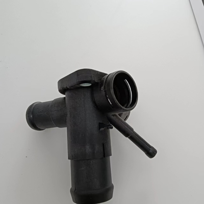 Flancella di raffreddamento per AAZ Turbodiesel su 93-99 Golf 93-99 Jetta 92-97 Passat 068121132B