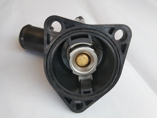 16031-37010 Toyota Water Inlet Sub-Assembly con termostato nero e certificato IATF16949