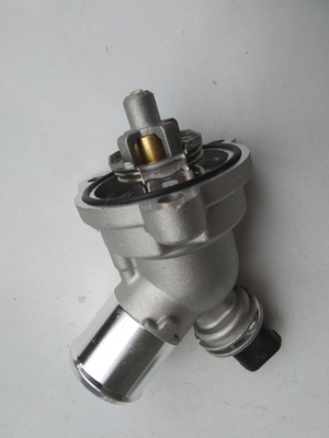 OEM NO 96988257 Assemblaggio di alloggiamento termostatico del radiatore per Chevy Spark 1.2L 2013-2015