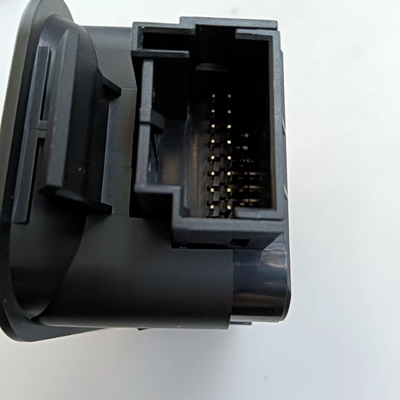 Prendi gli interruttori di freno 5ND927225A per la tua Volkswagen Tiguan Charan e Seat Alhambra
