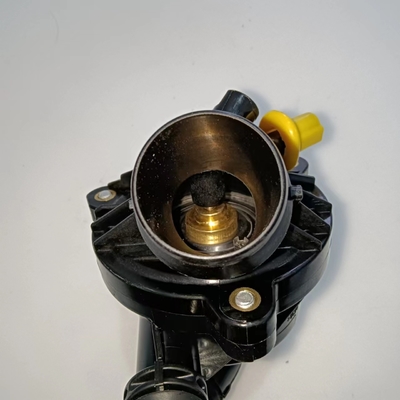Assemblaggio del termostato del carburante del motore per BMW X6 Anno 2006-2013 Metallo di plastica