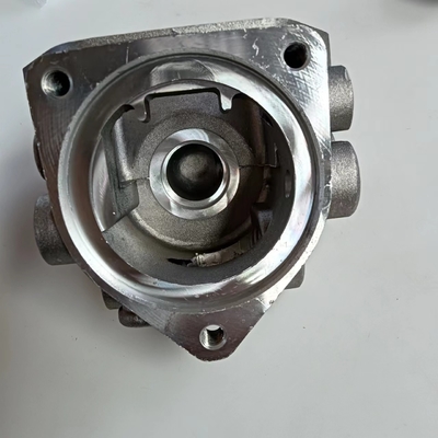8-97352105-0 Tubo di uscita dell'acqua specifico per esigenze di sostituzione/riparazione di Isuzu
