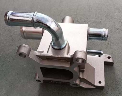 Parti auto presa d'acqua L327-15-17Z per sistema di raffreddamento del motore Mazda