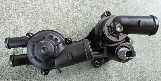 03C121111AM Assemblaggio del termostato del carburante del motore per sedile Ibiza VW Jetta 2011-2022 VW Polo 03C121111M