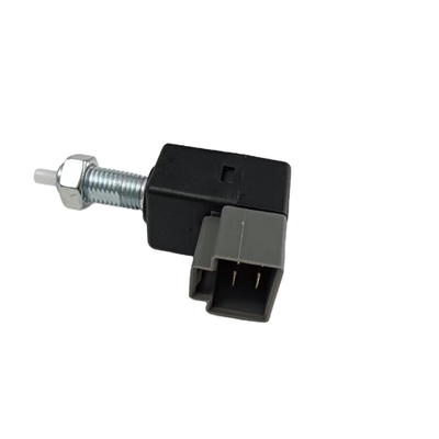 L'interruttore della luce del freno è adatto alla Hyundai 9381038110 9381038100 938103K000 938101C800