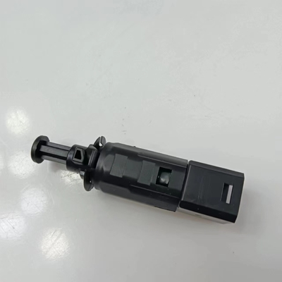 50-0143 Interruttore della luce del freno Per Nissan Aprio 2008-2010 e Renault Reference NO. 50-0143