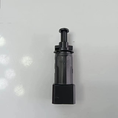 50-0143 Interruttore della luce del freno Per Nissan Aprio 2008-2010 e Renault Reference NO. 50-0143