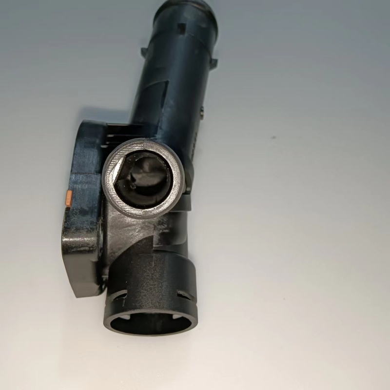 Assetto compatibile 03L 121 132f Serbatoio di raffreddamento Flange Assetto auto per V-W Audi Fabia