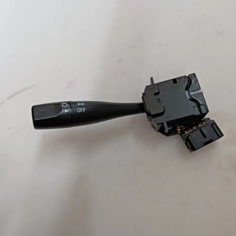 UJ06-66-122 UJ0666122 Interruttore di segnale di svolta del faro per auto Mazda B2500 B2600 BT-50 Parte