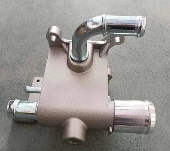 Parti auto presa d'acqua L327-15-17Z per sistema di raffreddamento del motore Mazda