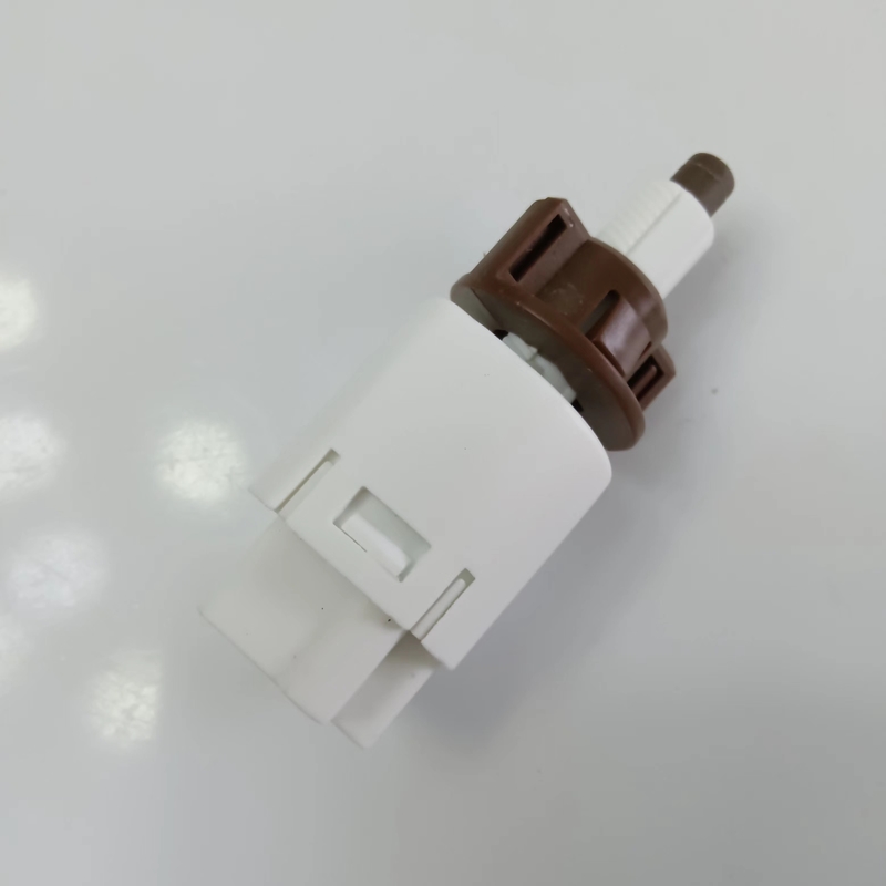 1999-2006 Anno Interruttore di luce del freno 71742588 Adatta a Lexus ES350 Toyota Camry OEM NO